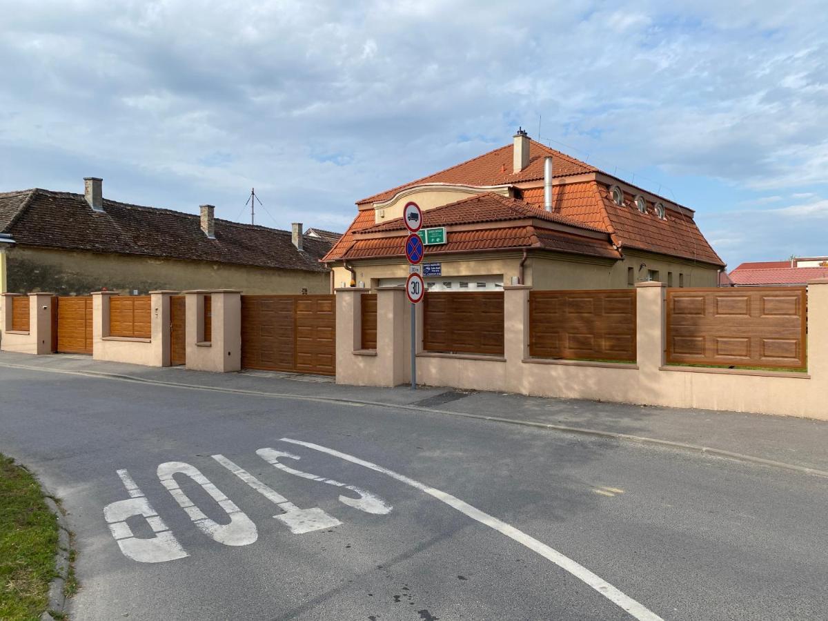 Ambrózia Guesthouse Nagykanizsa Exterior foto