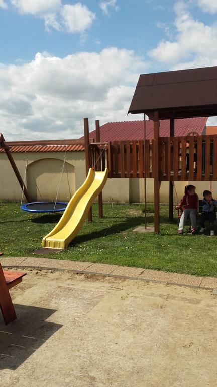 Ambrózia Guesthouse Nagykanizsa Exterior foto